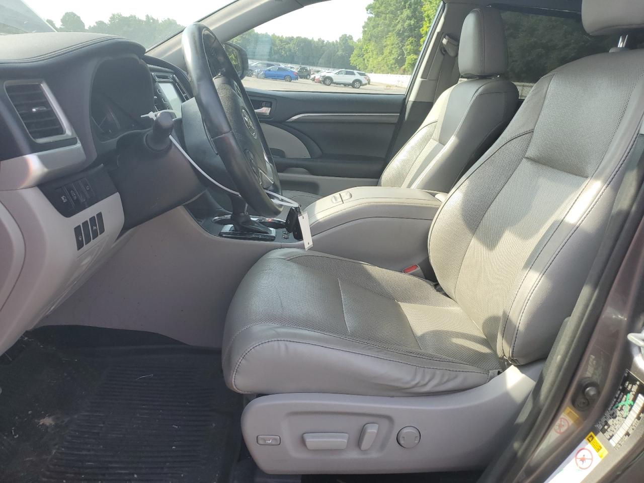 2017 Toyota Highlander VIN 5TDDZRFH9HS438436 Copart auction photo, side damage thumbnail 7
