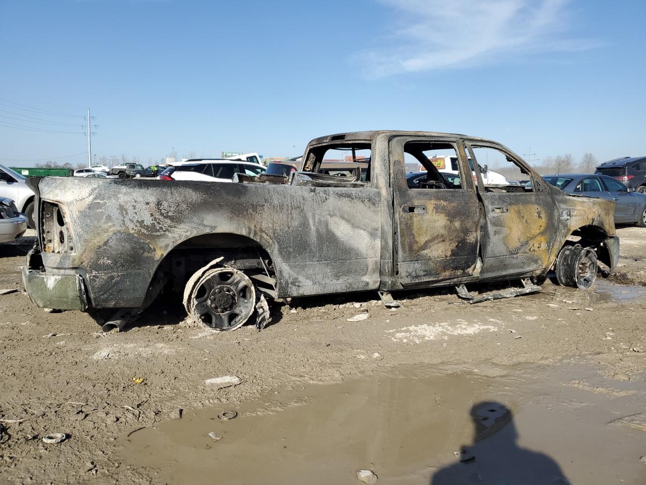 2019 RAM 2500 VIN 3C6UR5JL5KG611239 Copart auction photo, burn damage thumbnail 3