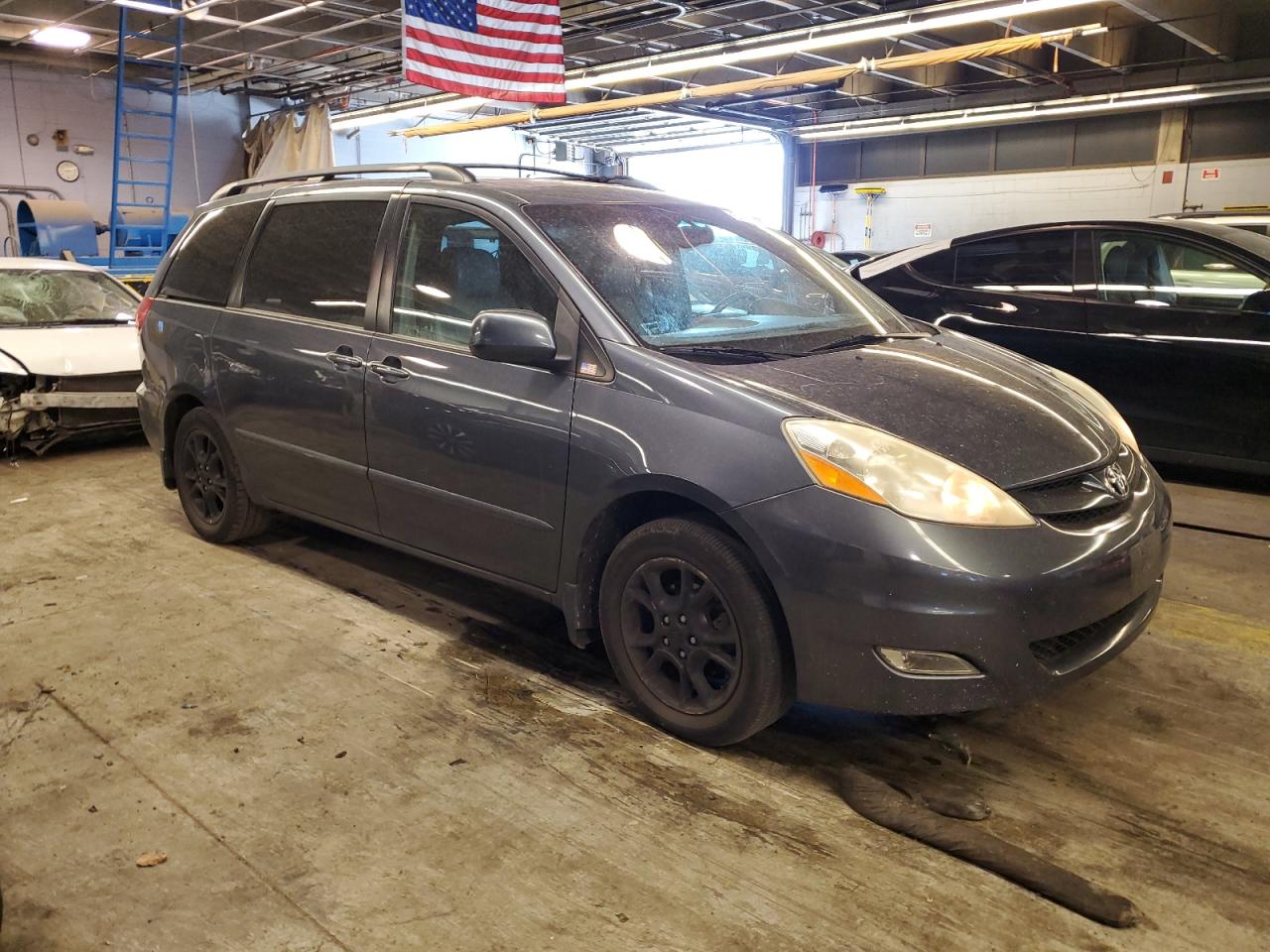 2006 Toyota Sienna VIN 5TDZA22C16S416538 Copart auction photo, normal wear / minor dent/scratches damage thumbnail 4