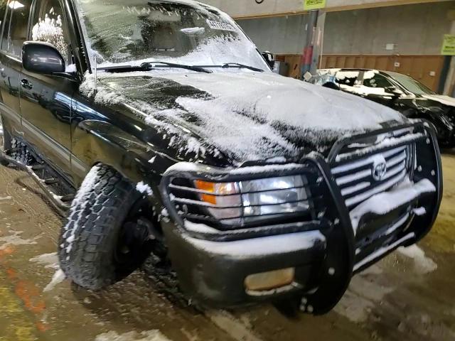 2001 Toyota Land Cruiser VIN JTEHT05J112007231 Copart auction photo, front end / minor dent/scratches damage thumbnail 11