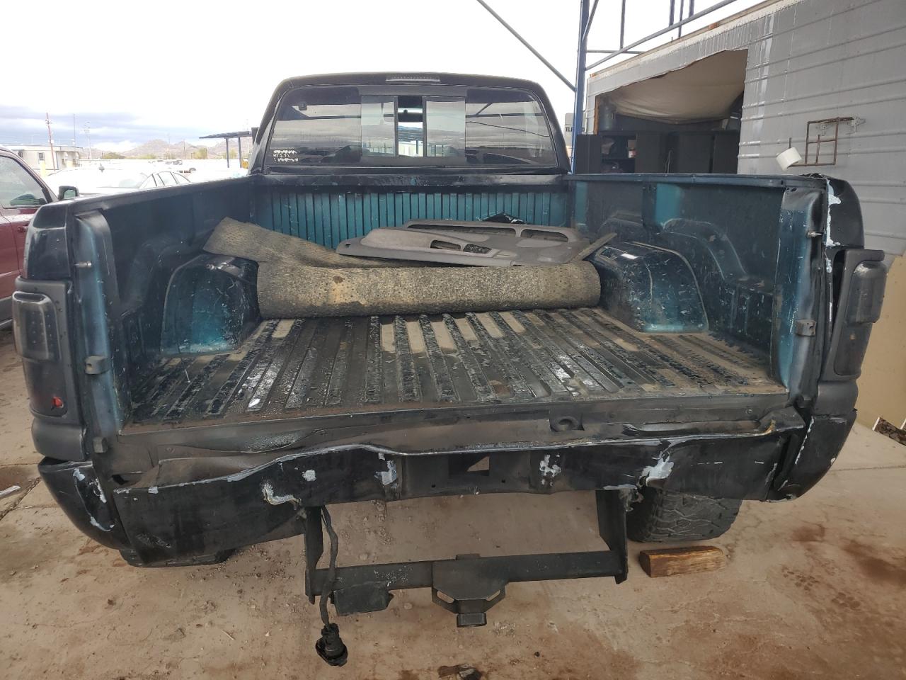 1998 Dodge RAM VIN 3B7KF26D7WM218410 Copart auction photo, rear end damage thumbnail 6