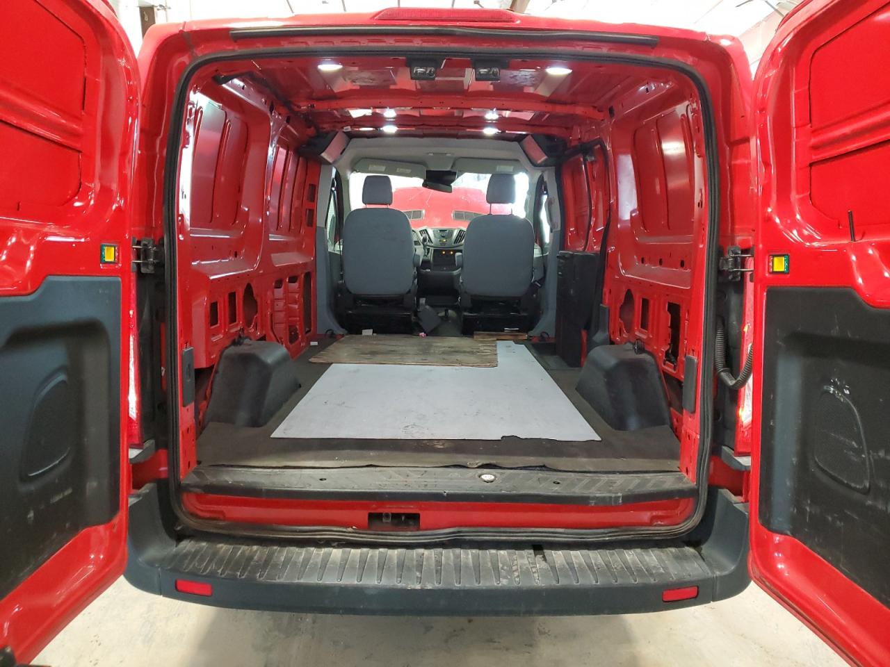 2018 Ford Transit VIN 1FTYR1ZM1JKB30007 Copart auction photo, front end / side damage thumbnail 10