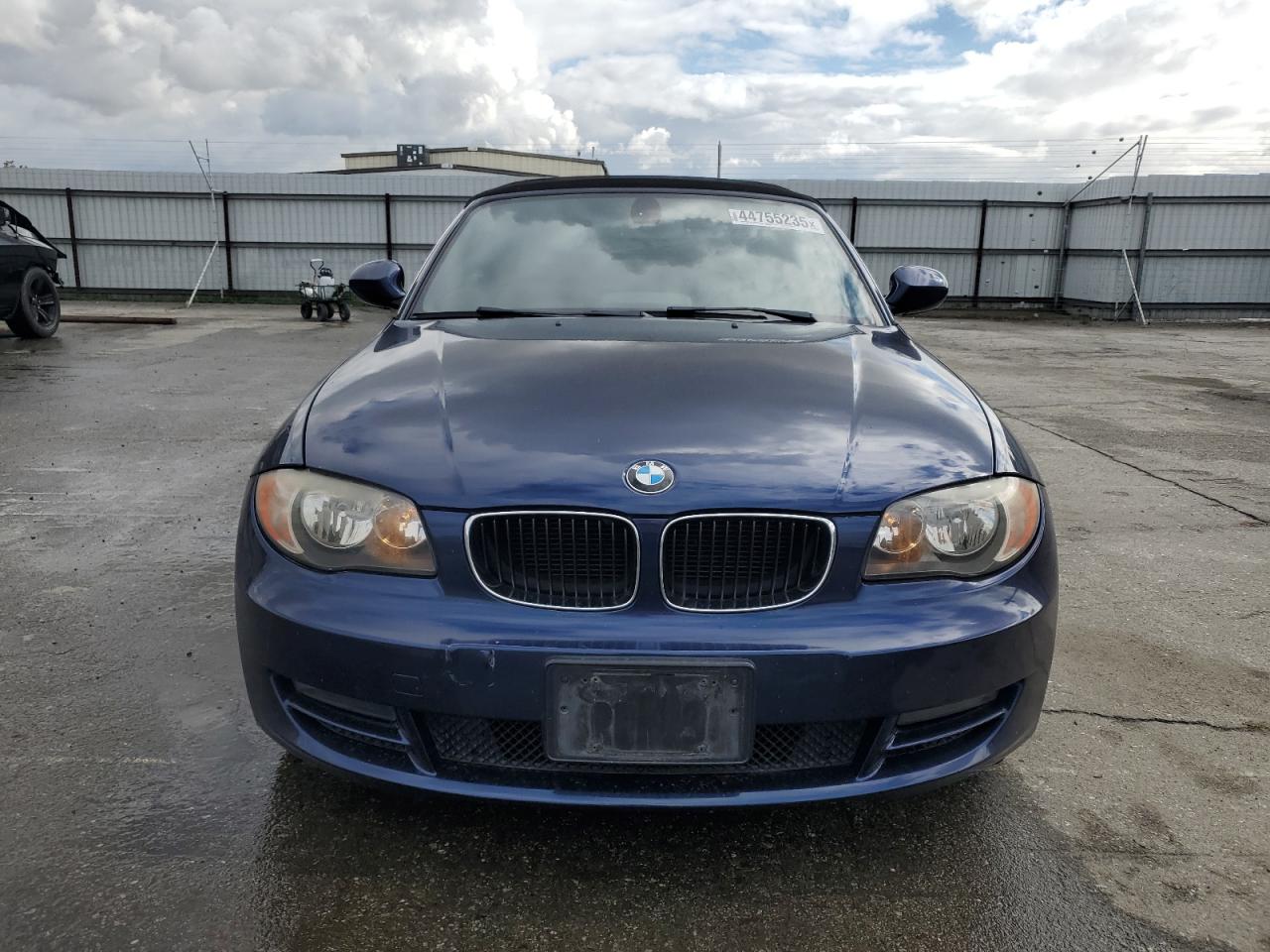 2011 BMW 1er VIN WBAUN1C57BVH83615 Copart auction photo, rear end damage thumbnail 5