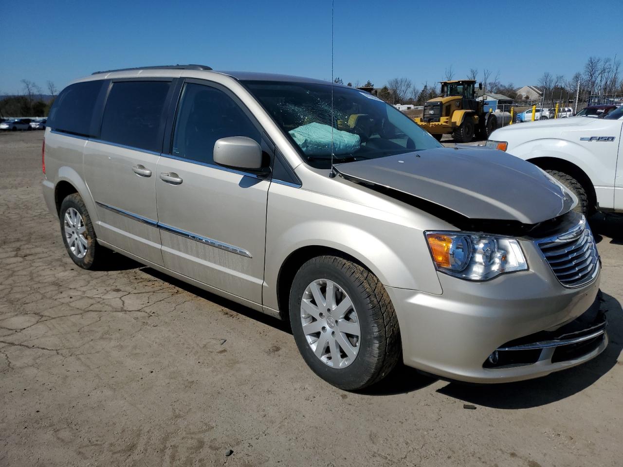2015 Chrysler Town & Country VIN 2C4RC1BG8FR727044 Copart auction photo, front end / undercarriage damage thumbnail 4