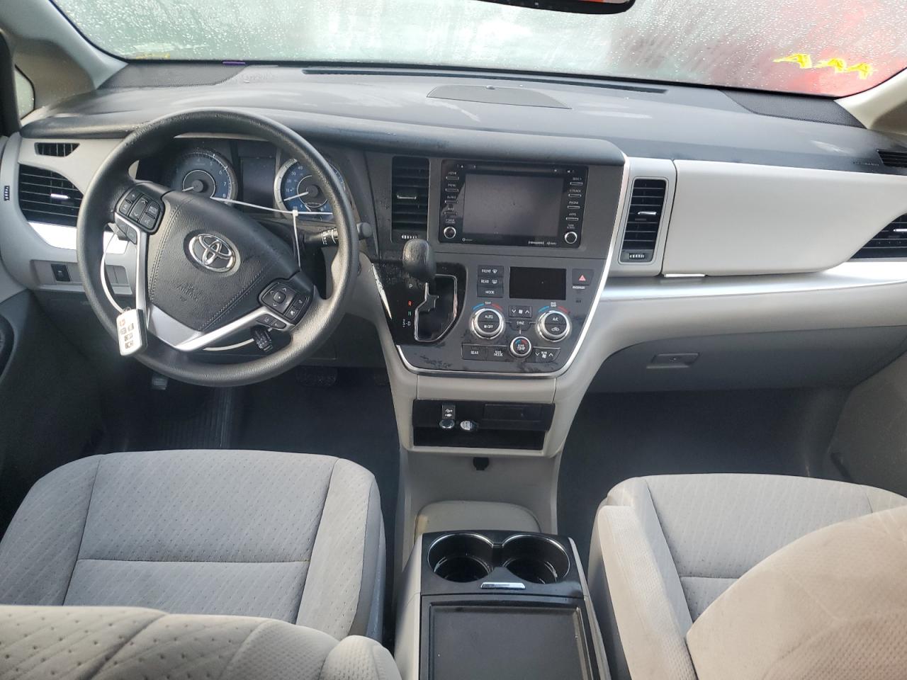 2019 Toyota Sienna VIN 5TDKZ3DC3KS016312 Copart auction photo, water/flood damage thumbnail 8