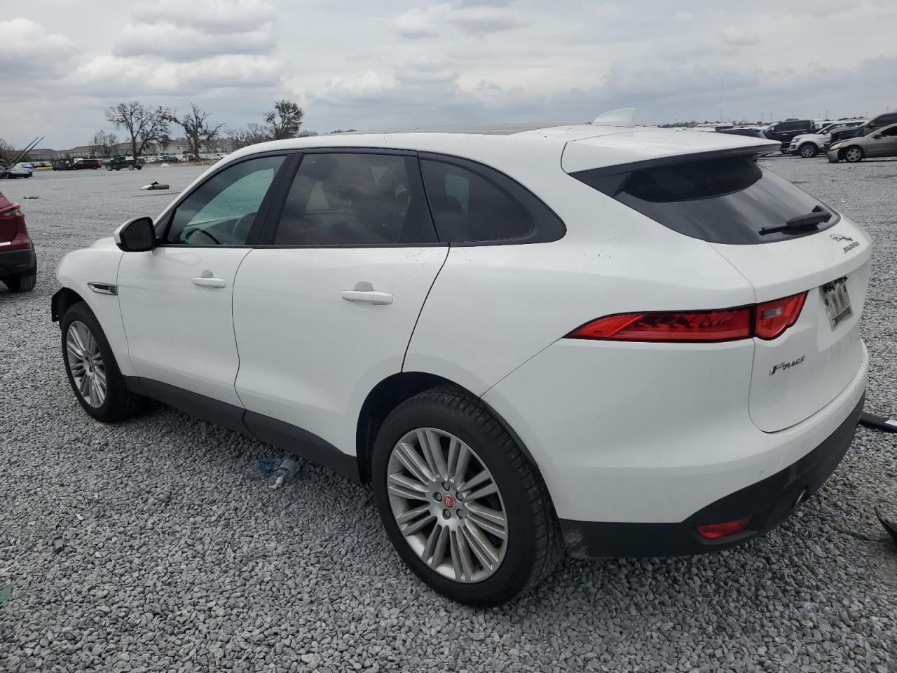 2017 Jaguar F-Pace VIN SADCJ2BV0HA064984 Copart auction photo, front end damage thumbnail 2