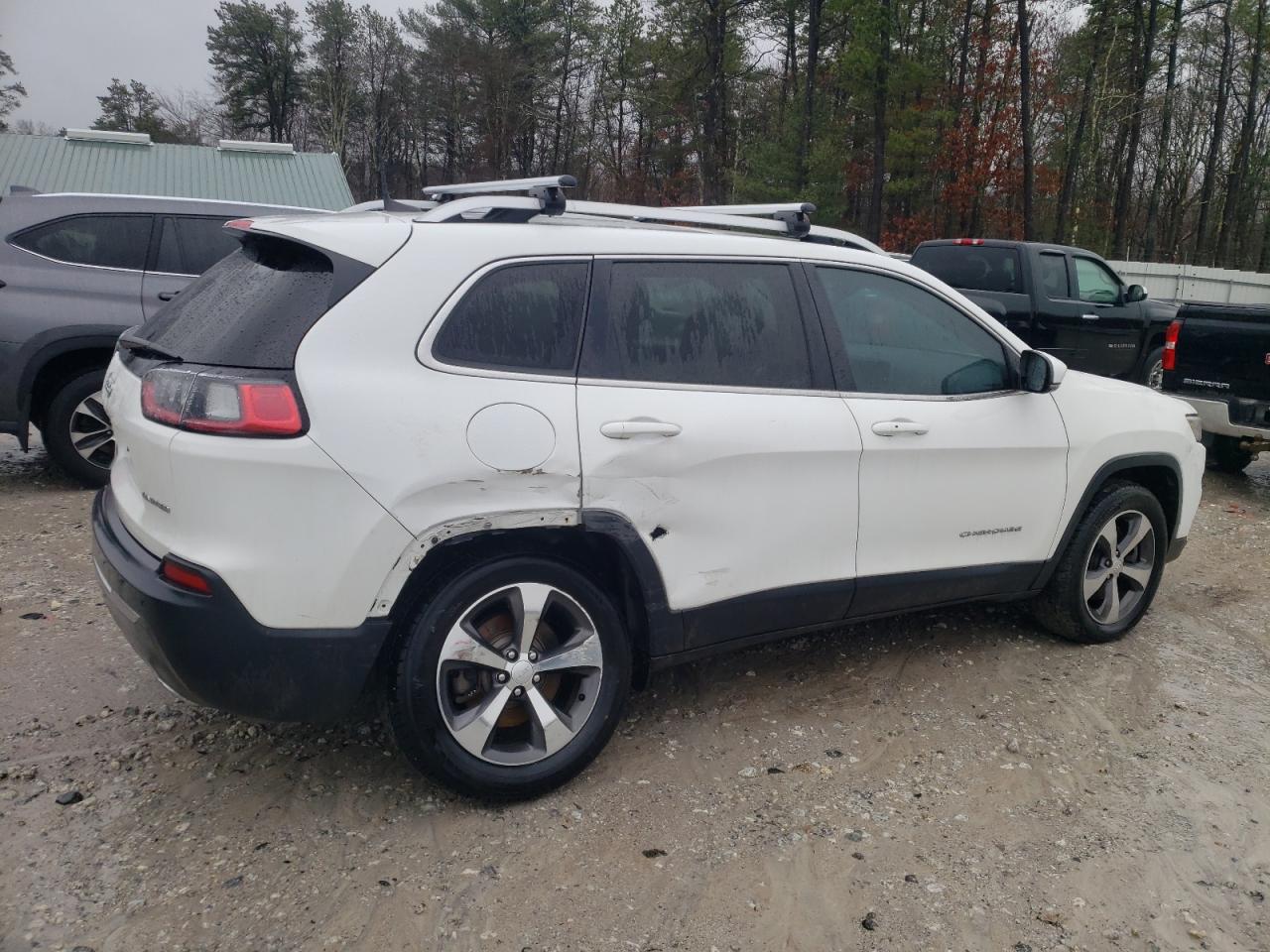 2019 Jeep Grand Cherokee VIN 1C4PJMDX7KD356404 Copart auction photo, side / undercarriage damage thumbnail 3