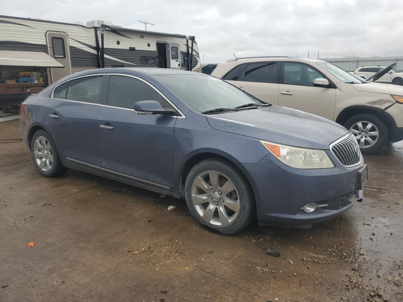 2013 Buick LaCrosse VIN 1G4GC5E34DF259689 Copart auction photo, front end / minor dent/scratches damage thumbnail 4