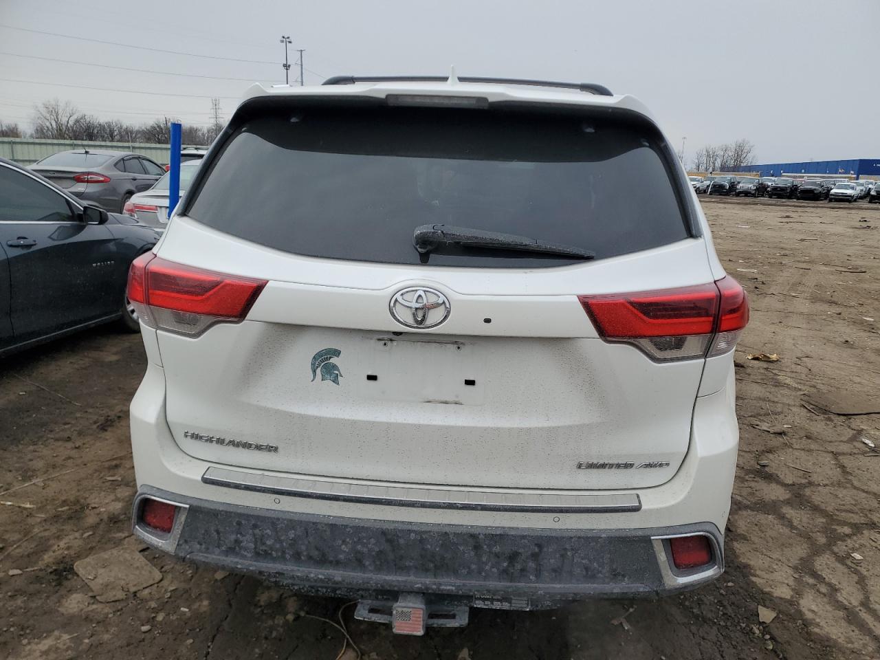 2018 Toyota Highlander VIN 5TDDZRFH2JS803402 Copart auction photo, front end / side damage thumbnail 6