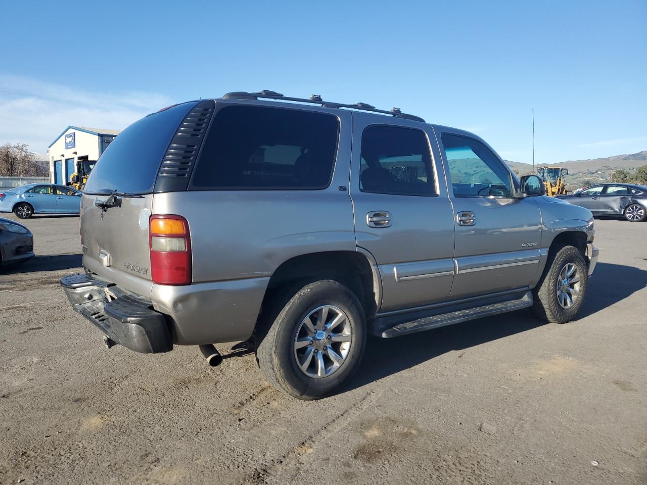 2001 Chevrolet Tahoe VIN 1GNEK13T01R141876 Copart auction photo, all over damage thumbnail 3