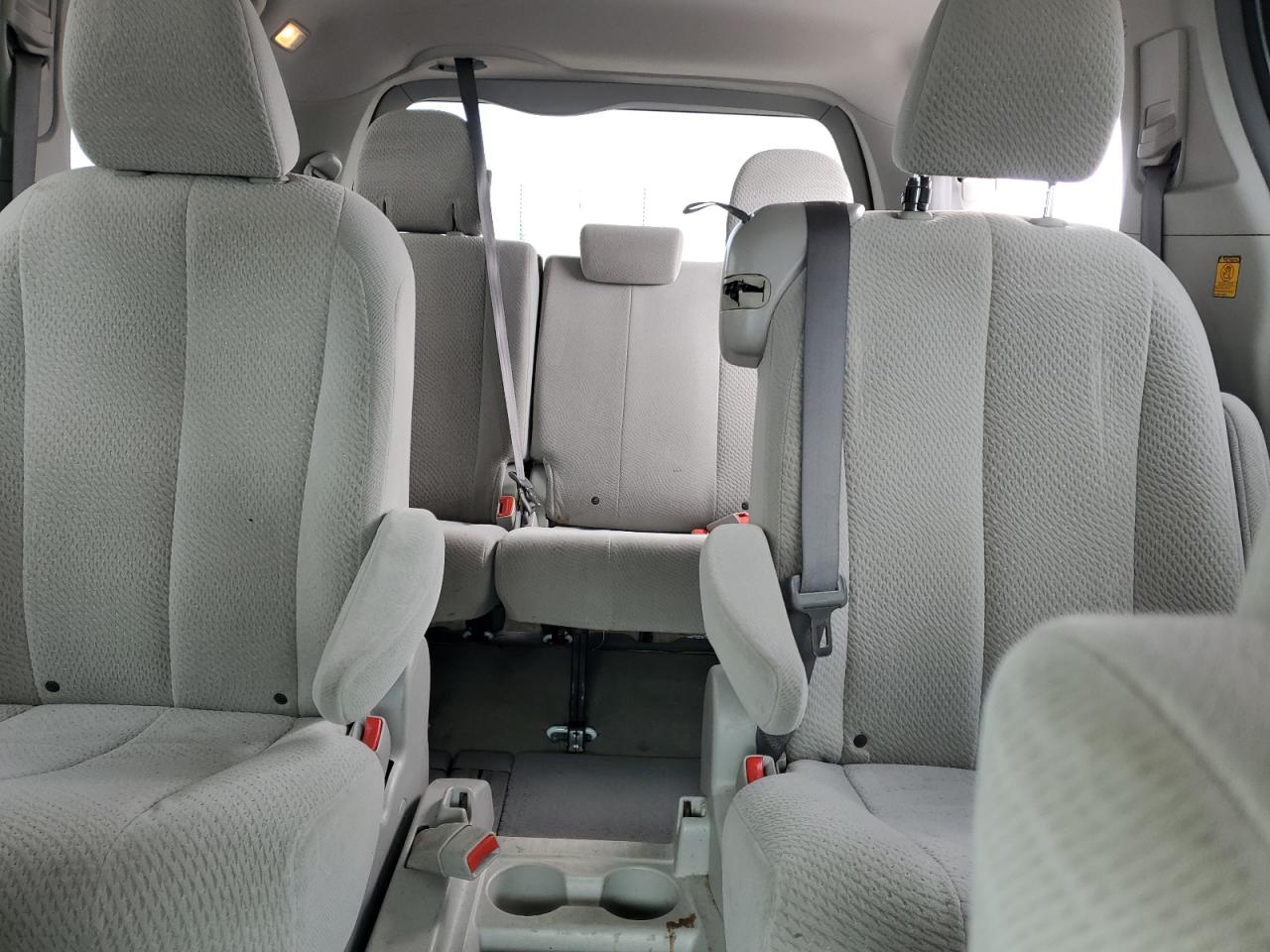 2011 Toyota Sienna VIN 5TDKK3DC2BS137336 Copart auction photo, front end / rear end damage thumbnail 10