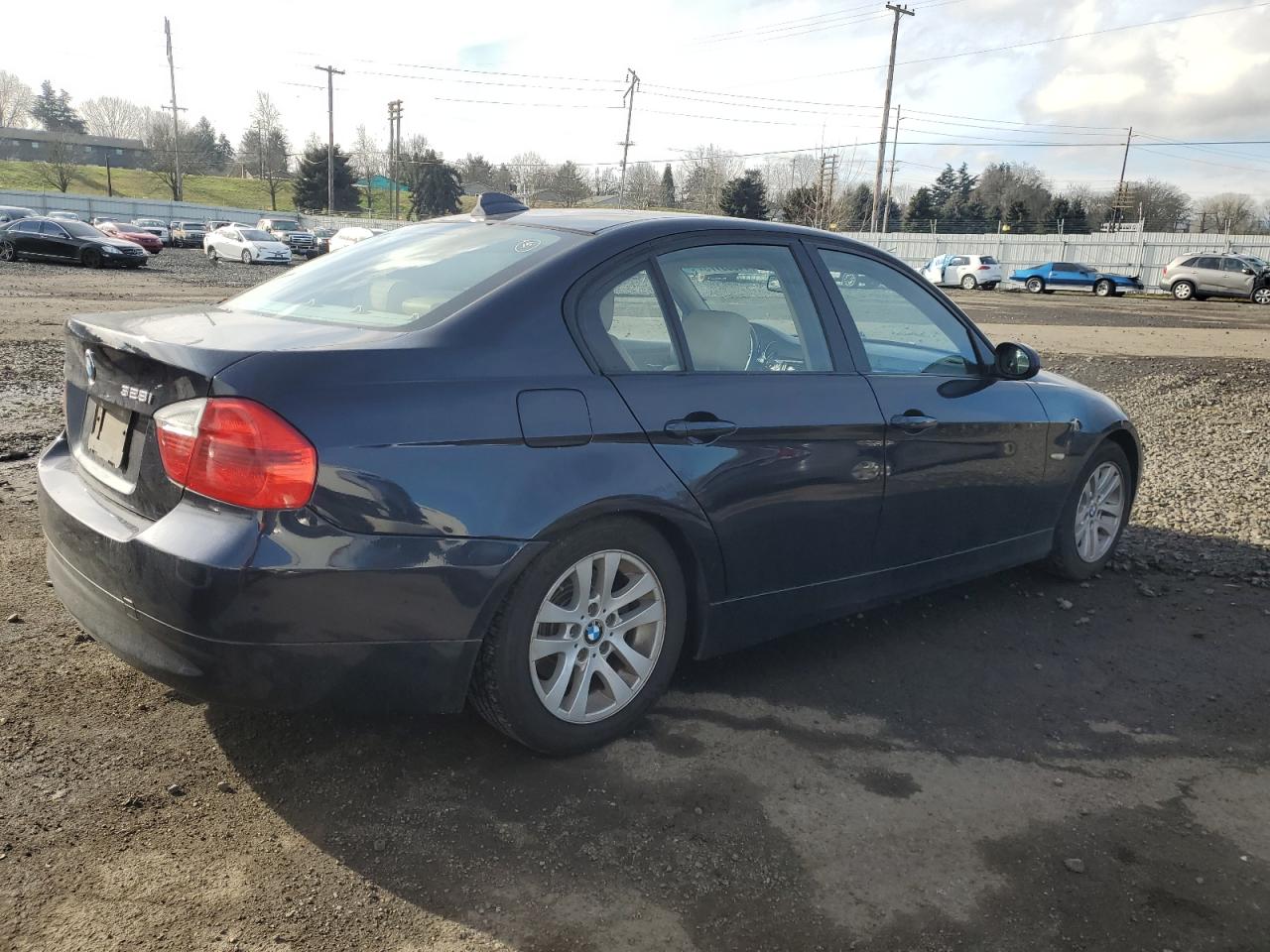 2007 BMW 3er VIN WBAVC53567FZ79576 Copart auction photo, side damage thumbnail 3