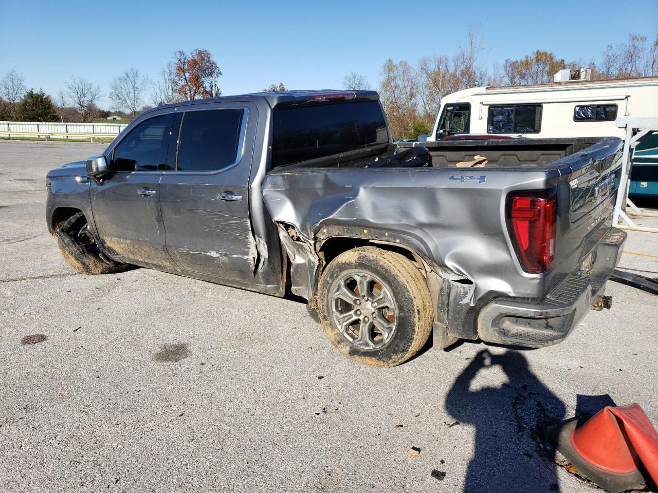 2021 GMC Sierra VIN 3GTU9DED7MG359633 Copart auction photo, front end / rear end damage thumbnail 2