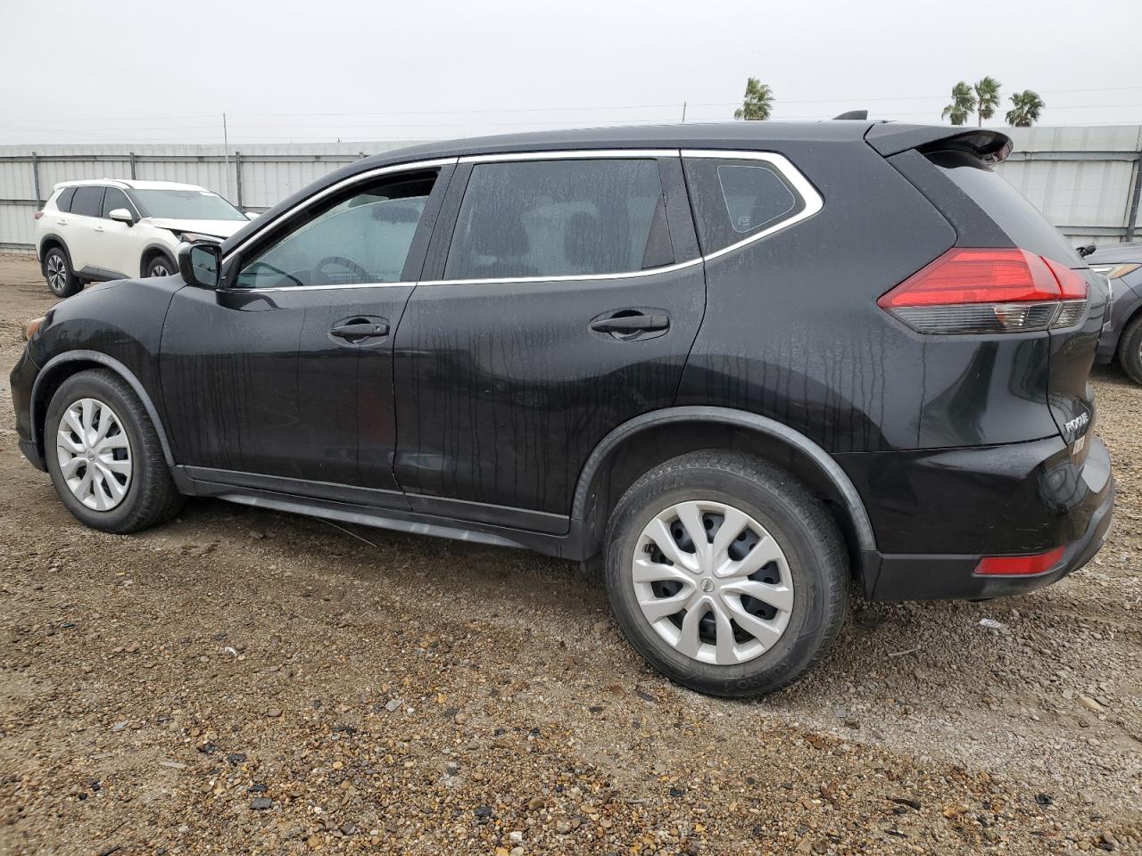 2017 Nissan Rogue VIN JN8AT2MTXHW136306 Copart auction photo, front end / side damage thumbnail 2