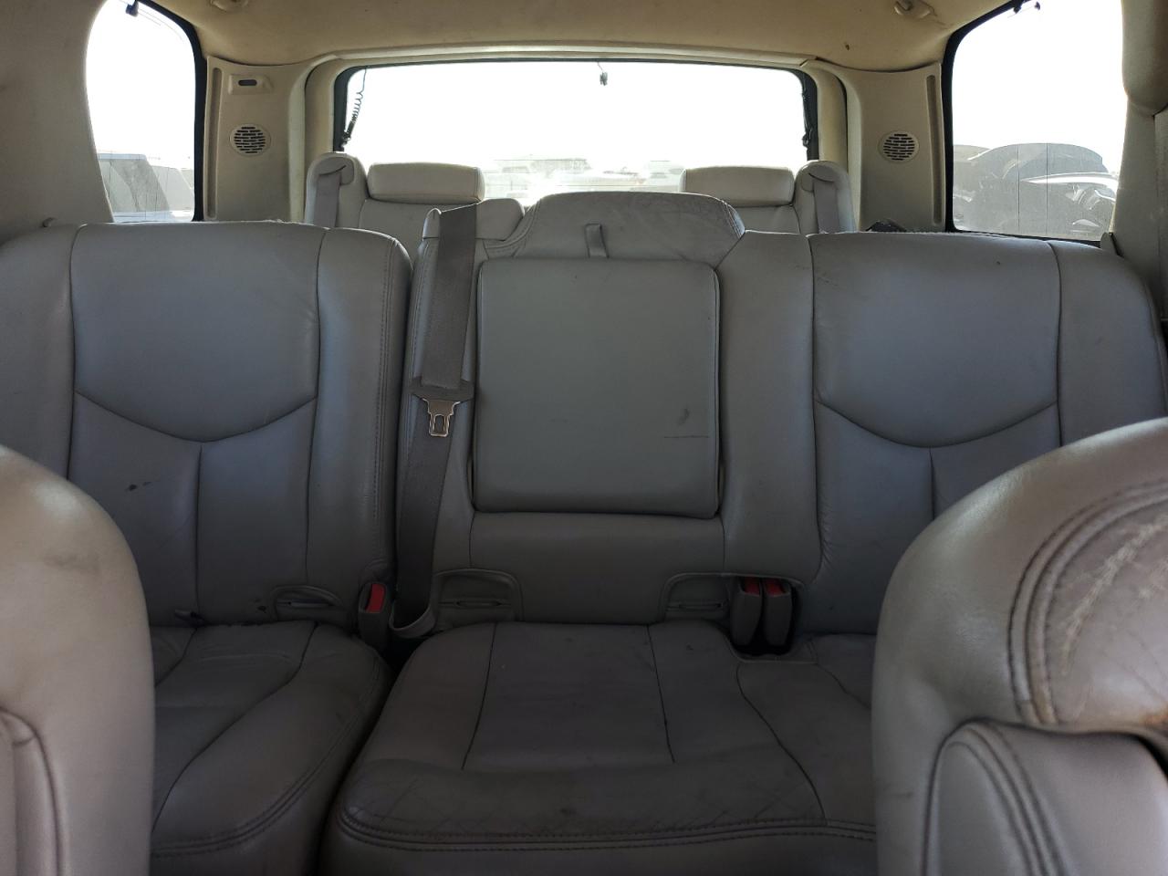 2003 Cadillac Escalade VIN 1GYEK63N03R116271 Copart auction photo, normal wear / minor dent/scratches damage thumbnail 10