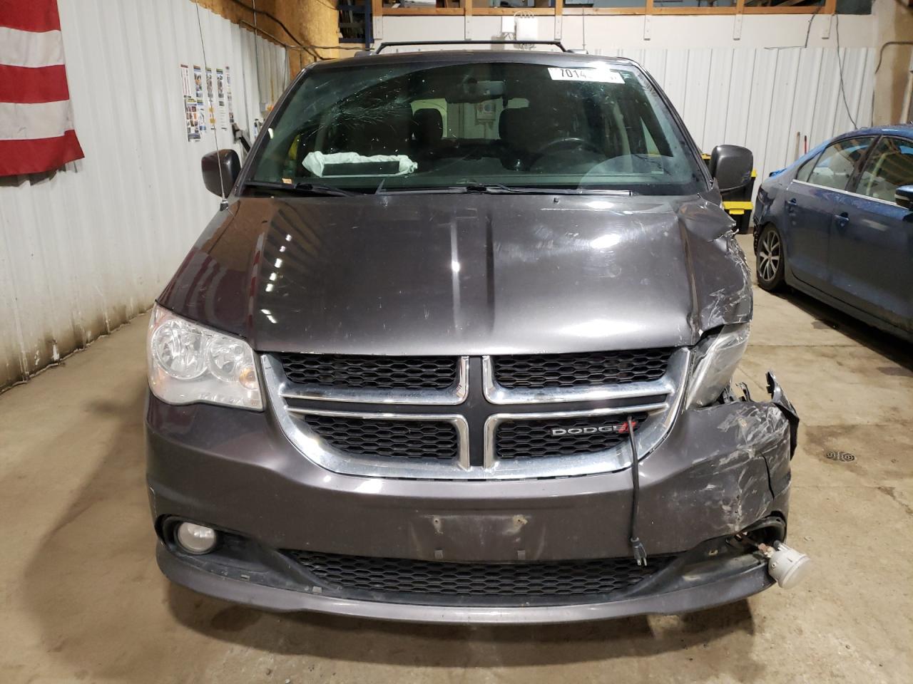 2017 Dodge Caravan VIN 2C4RDGCG0HR697359 Copart auction photo, front end / side damage thumbnail 5