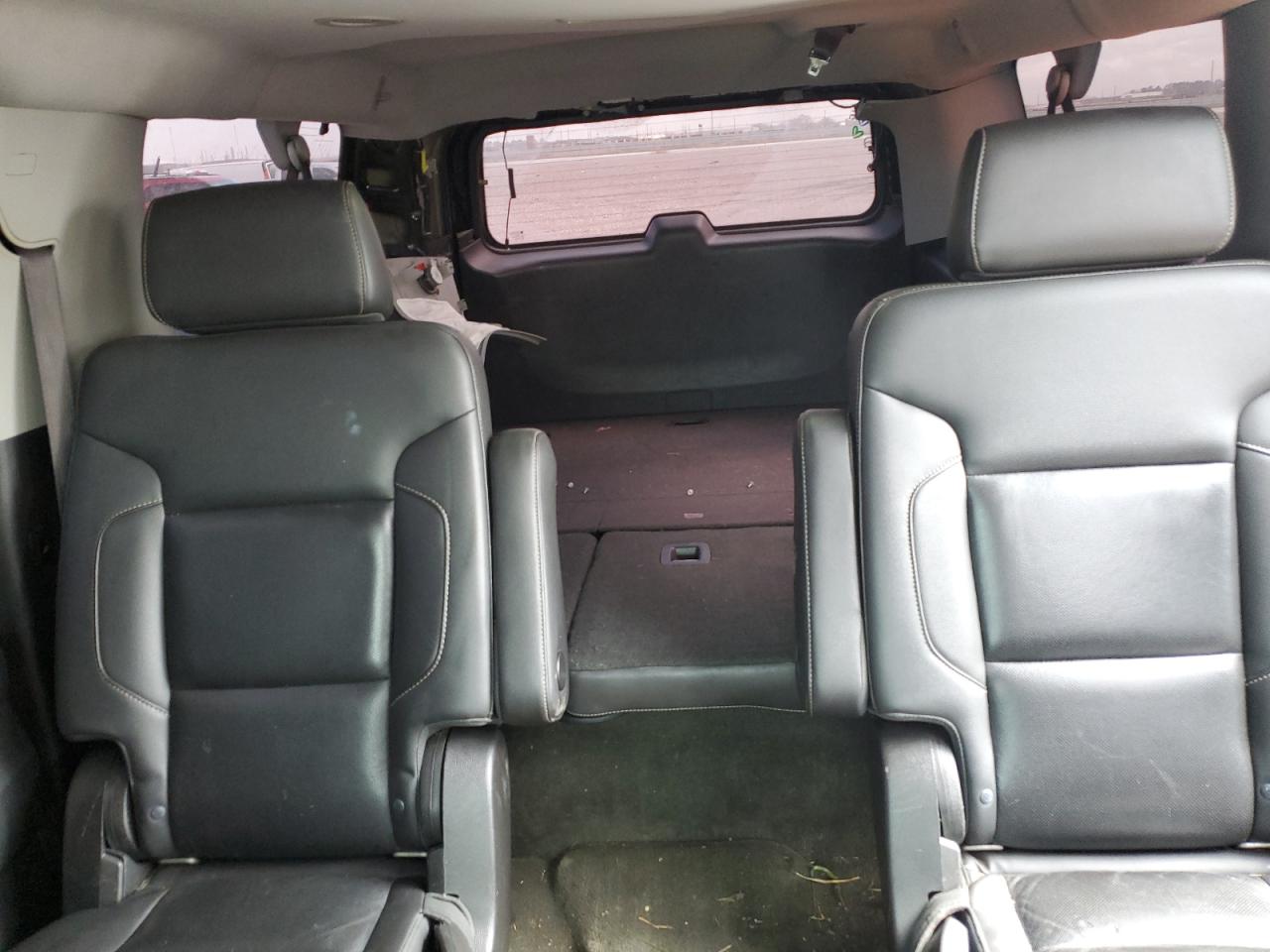 2015 Chevrolet Suburban VIN 1GNSKKKC1FR207305 Copart auction photo, front end / minor dent/scratches damage thumbnail 10