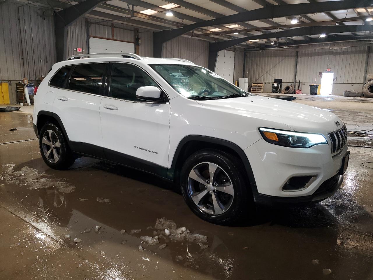2019 Jeep Grand Cherokee VIN 1C4PJMDX7KD422708 Copart auction photo, front end / rear end damage thumbnail 4