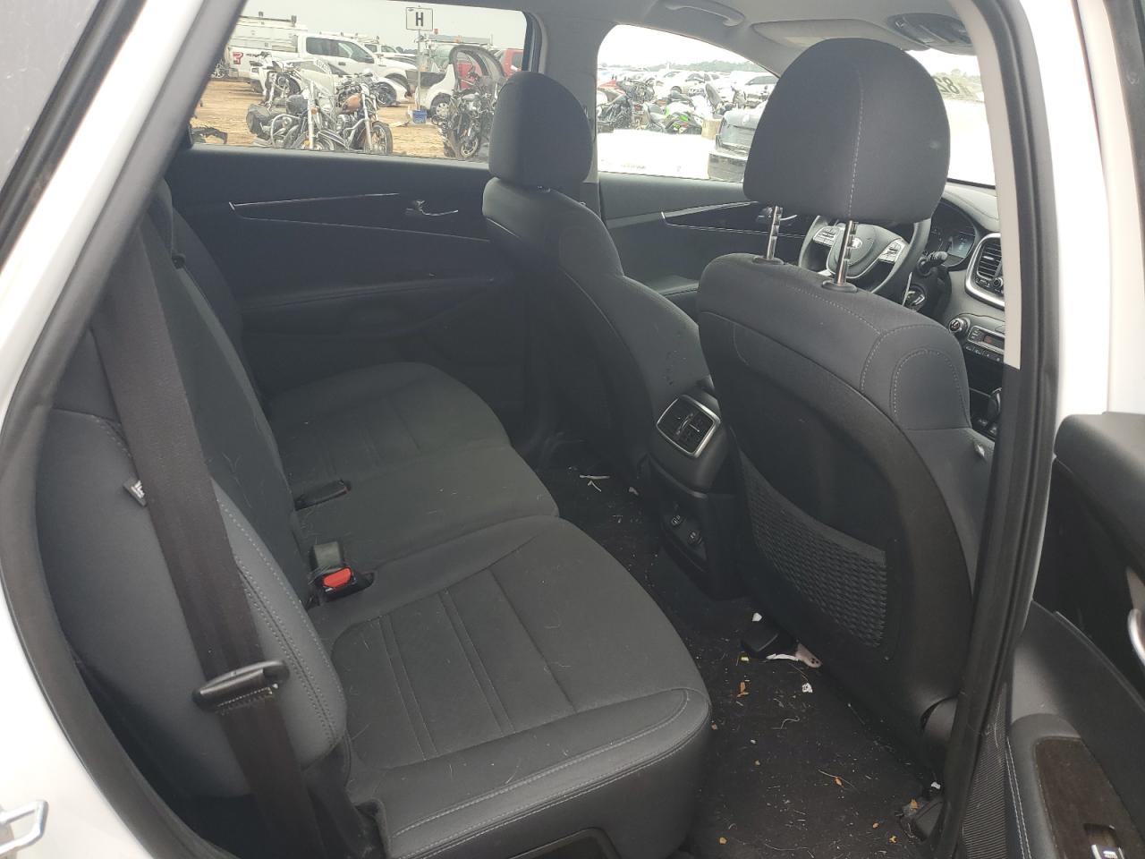 2019 KIA Mohave (borrego) VIN 5XYPG4A52KG554939 Copart auction photo, rear end / minor dent/scratches damage thumbnail 11