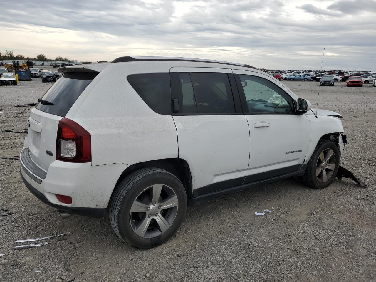 2016 Jeep Compass VIN 1C4NJCEA7GD636813 Copart auction photo, front end damage thumbnail 3