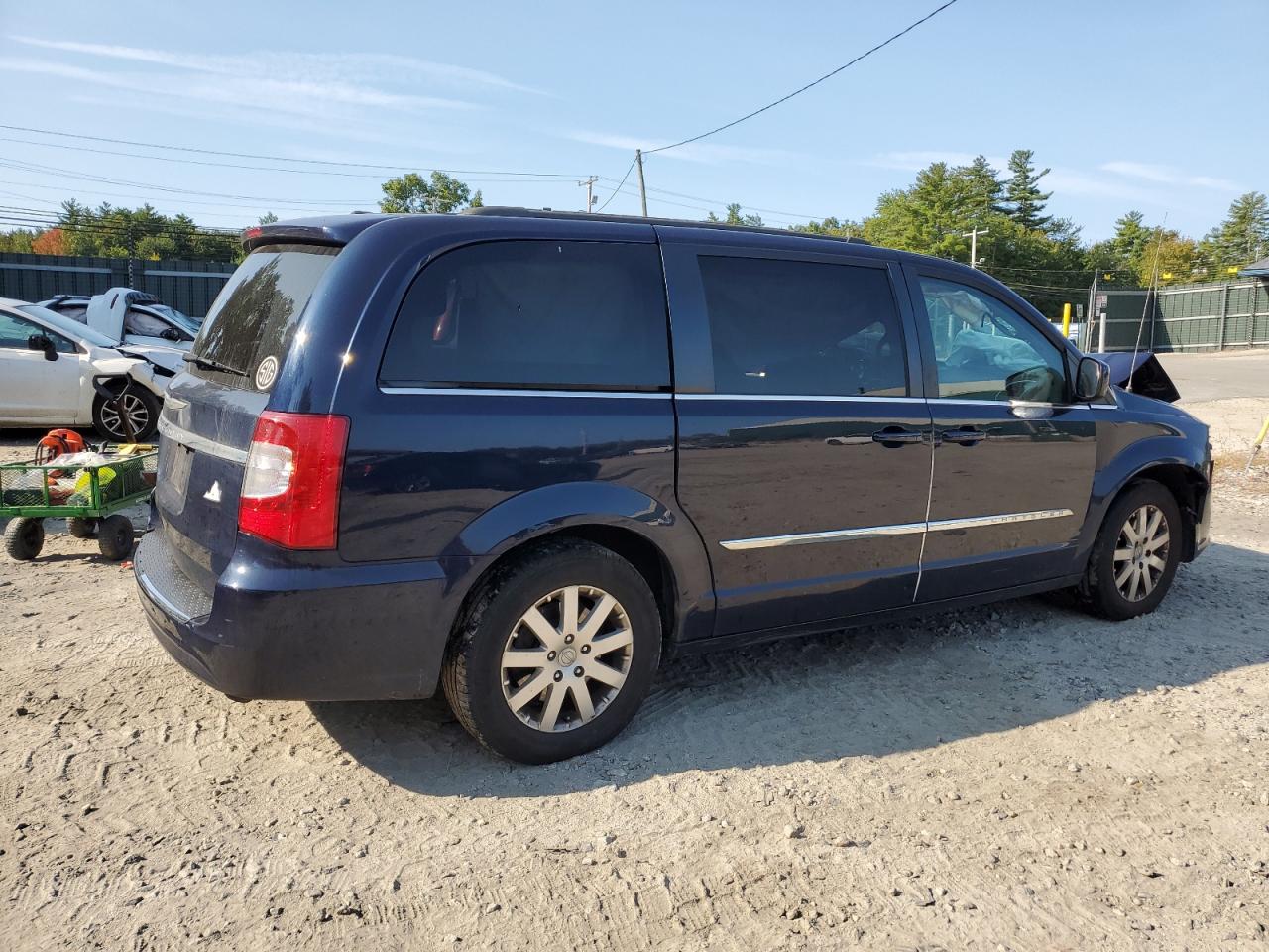 2014 Chrysler Town & Country VIN 2C4RC1BG7ER445461 Copart auction photo, front end / minor dent/scratches damage thumbnail 3