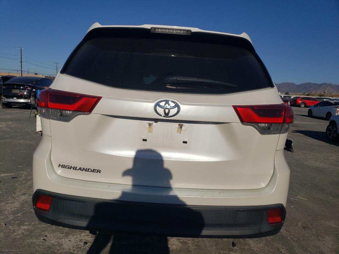 2019 Toyota Highlander VIN 5TDZZRFH9KS300019 Copart auction photo, front end damage thumbnail 6