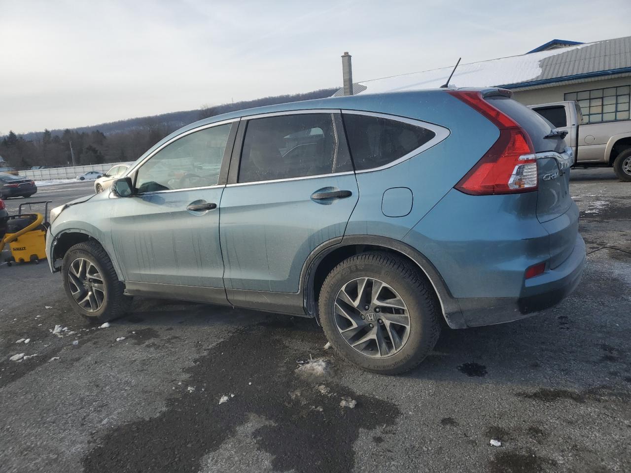 2016 Honda CR-V VIN 2HKRM4H47GH682138 Copart auction photo, front end damage thumbnail 2