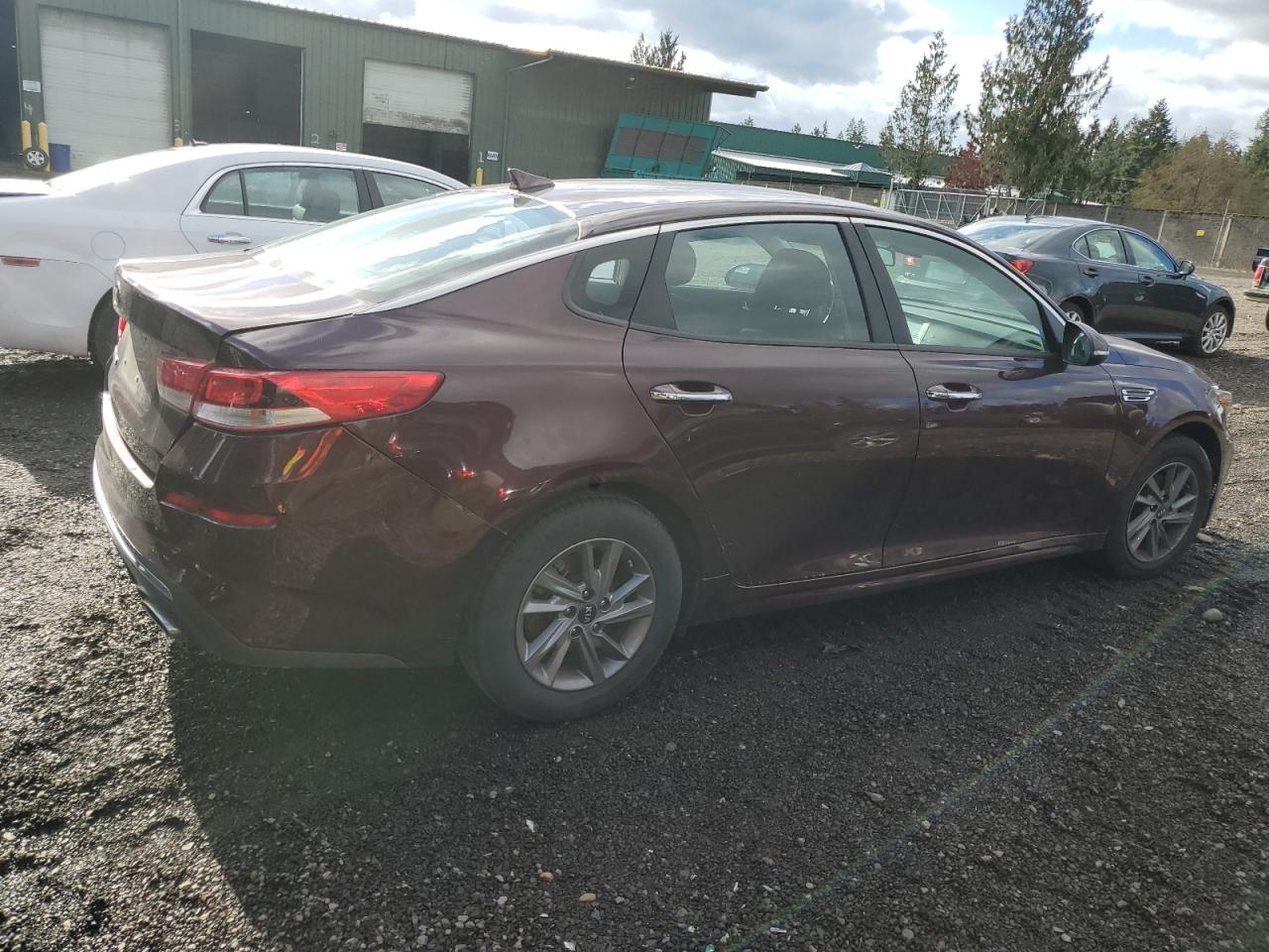 2020 KIA Optima VIN 5XXGT4L37LG419131 Copart auction photo, front end / vandalism damage thumbnail 3