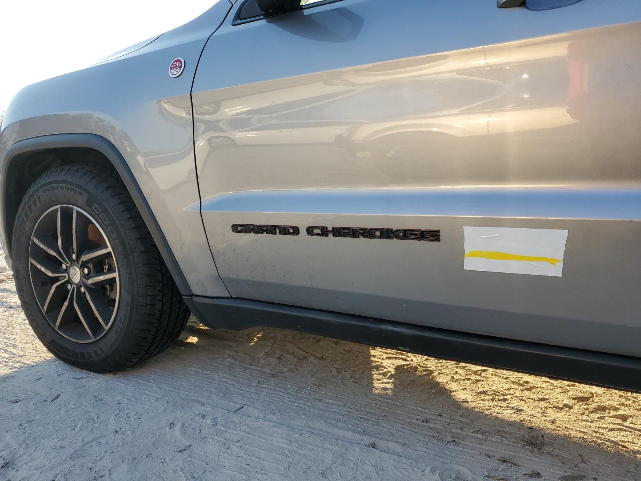 2018 Jeep Grand Cherokee VIN 1C4RJFLT2JC258758 Copart auction photo, water/flood damage thumbnail 13