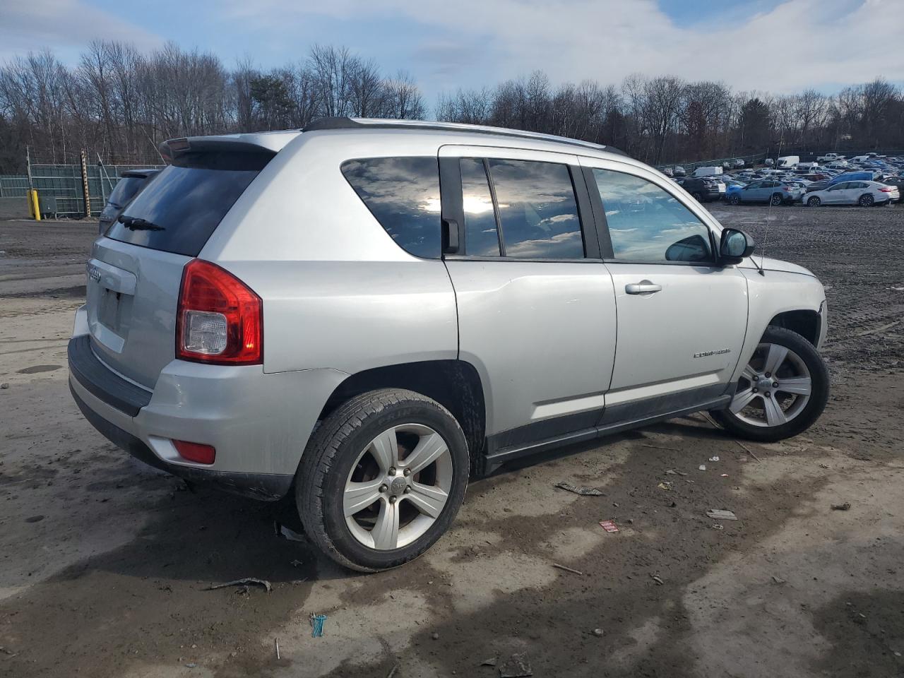 2011 Jeep Compass VIN 1J4NT1FA5BD168919 Copart auction photo, front end / undercarriage damage thumbnail 3