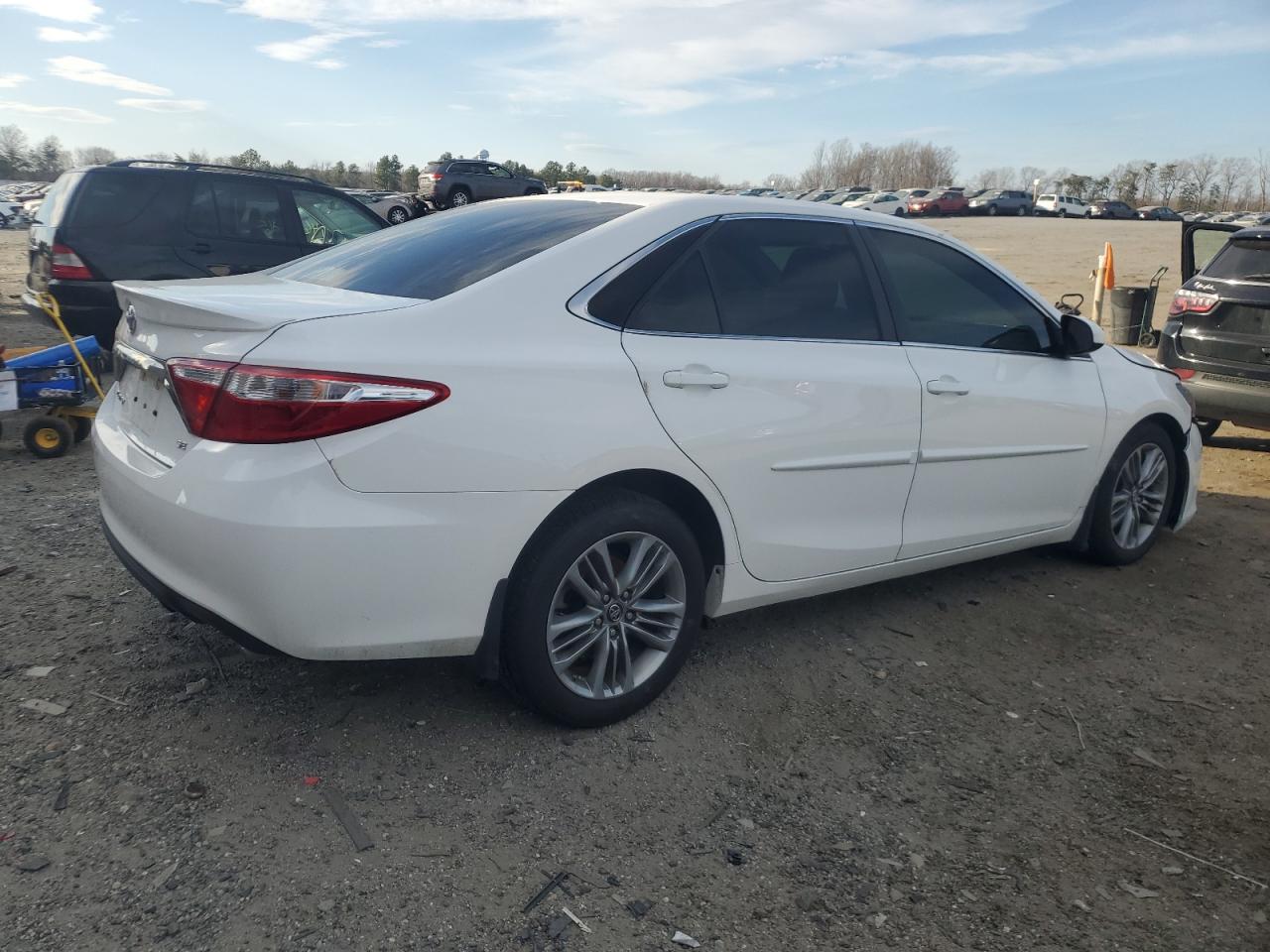 2016 Toyota Camry VIN 4T1BF1FK0GU227158 Copart auction photo, front end / minor dent/scratches damage thumbnail 3