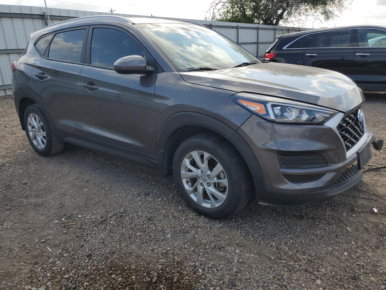 2020 Hyundai Tucson VIN KM8J33A48LU115565 Copart auction photo, front end / minor dent/scratches damage thumbnail 4
