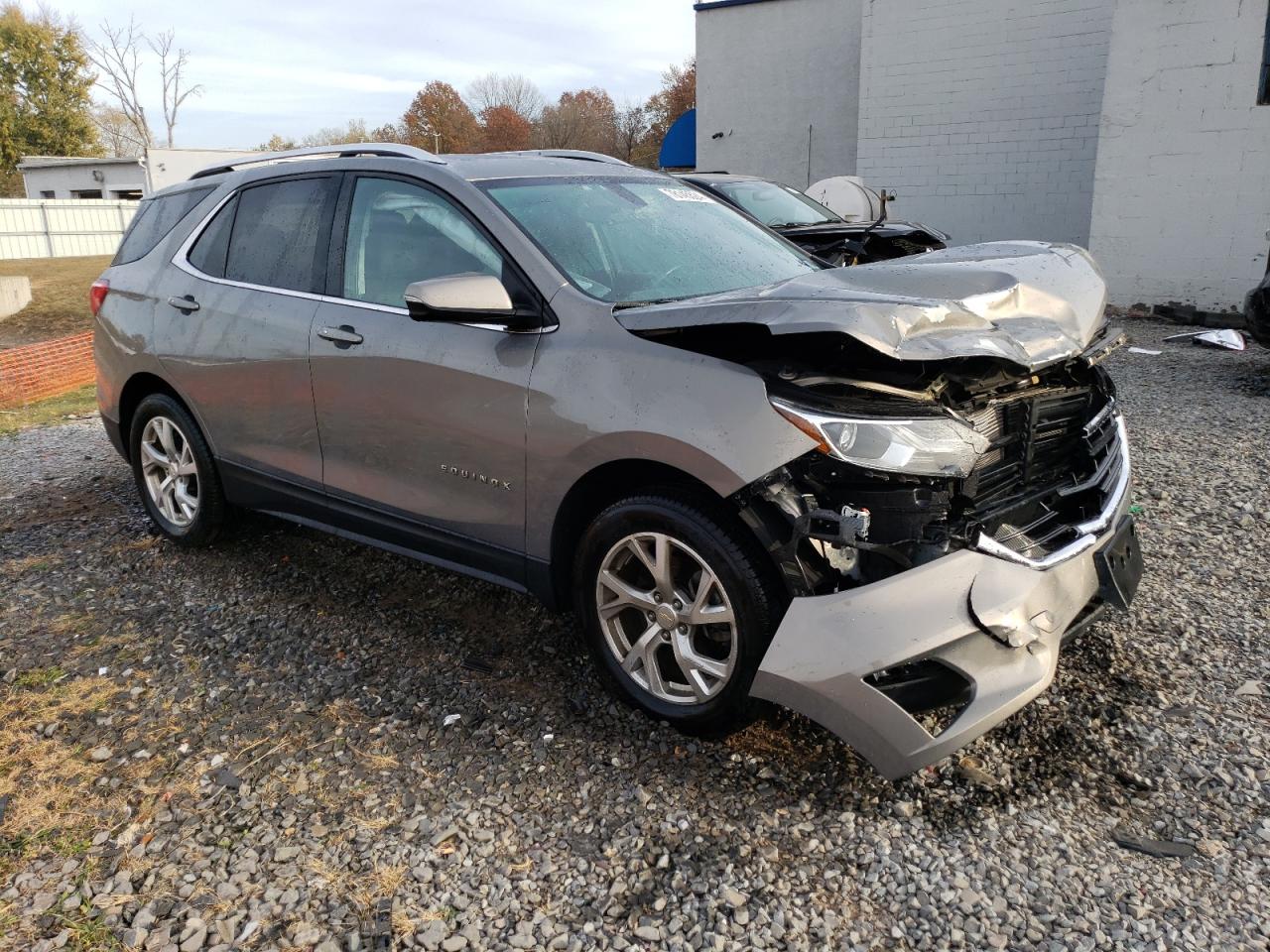 2019 Chevrolet Equinox VIN 3GNAXVEX0KS557948 Copart auction photo, front end damage thumbnail 4