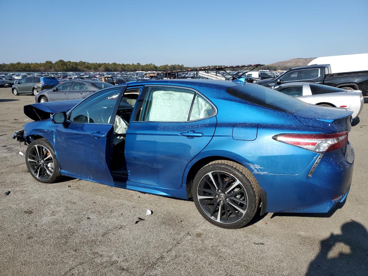 2020 Toyota Camry VIN 4T1K61AK8LU391923 Copart auction photo, front end / side damage thumbnail 2