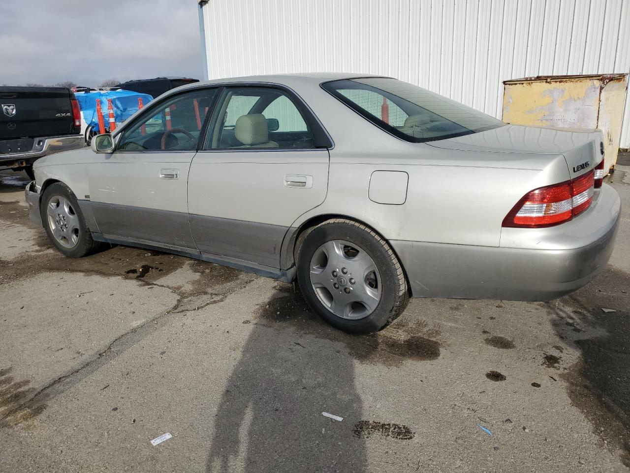 2001 Lexus ES VIN JT8BF28G610320525 Copart auction photo, front end damage thumbnail 2