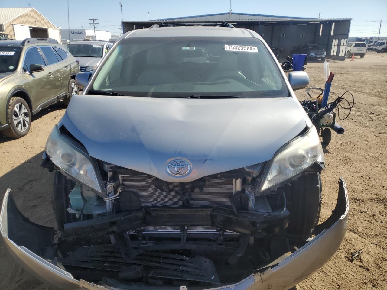 2013 Toyota Sienna VIN 5TDDK3DC1DS068036 Copart auction photo, front end damage thumbnail 5