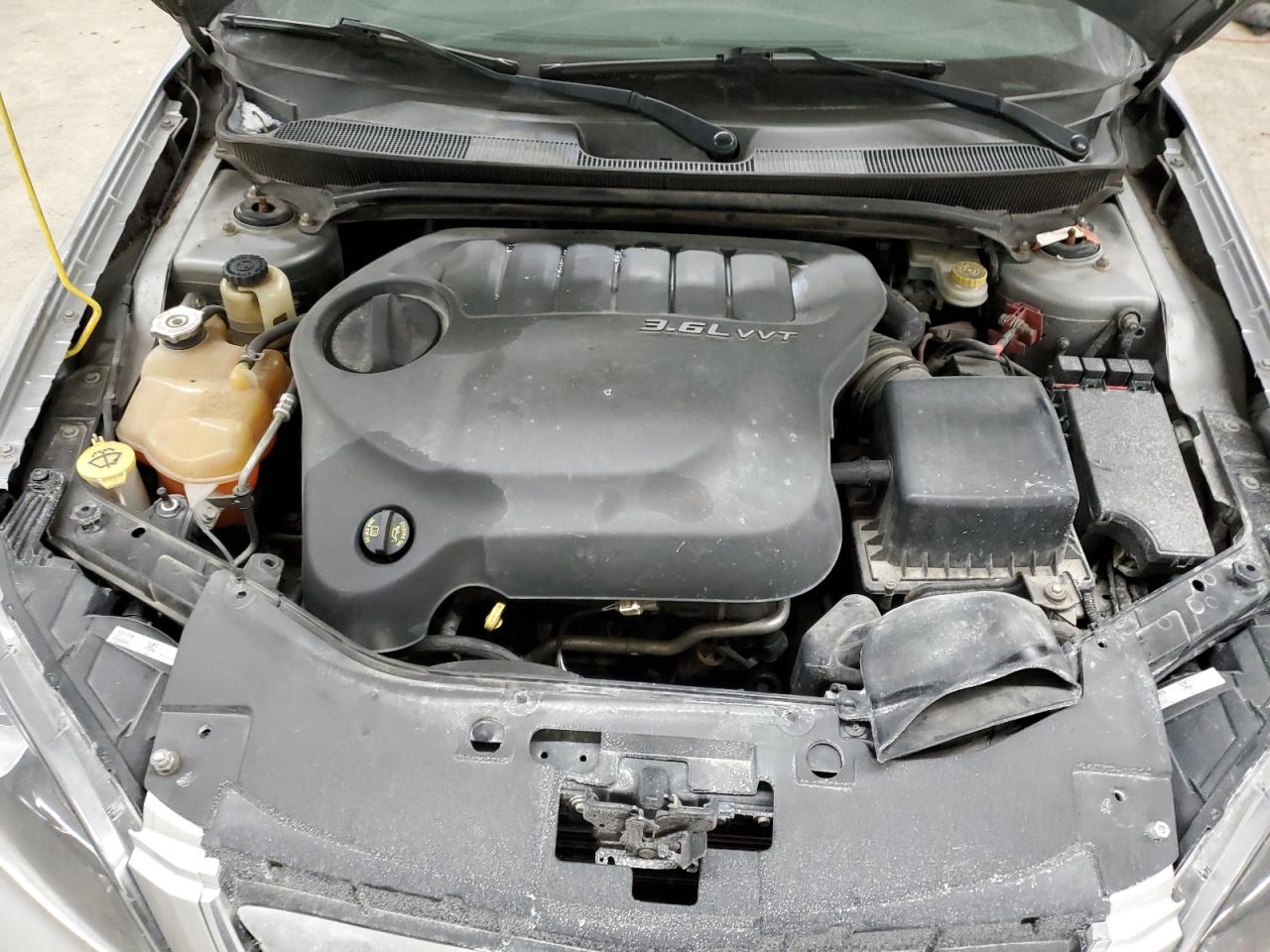 2013 Chrysler 200 VIN 1C3CCBCG5DN583252 Copart auction photo, side / minor dent/scratches damage thumbnail 12