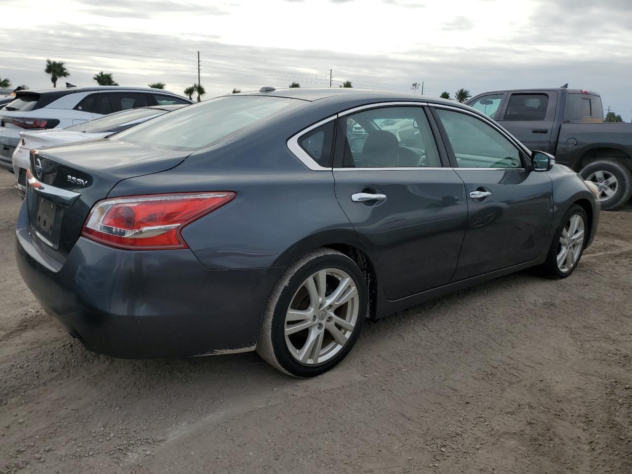 2013 Nissan Altima VIN 1N4BL3AP4DC176993 Copart auction photo, water/flood damage thumbnail 3