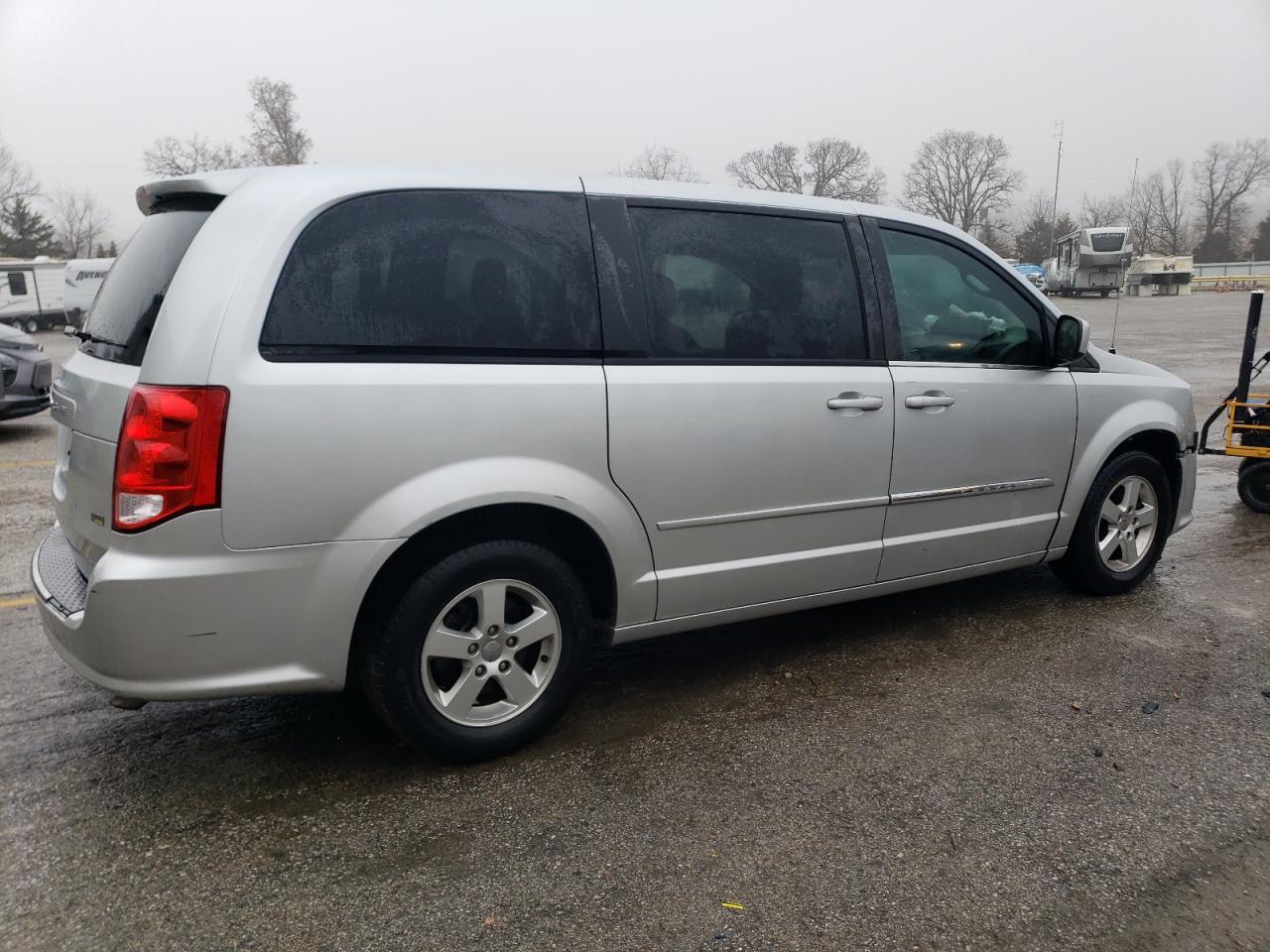 2011 Dodge Caravan VIN 2D4RN3DG4BR626325 Copart auction photo, front end damage thumbnail 3