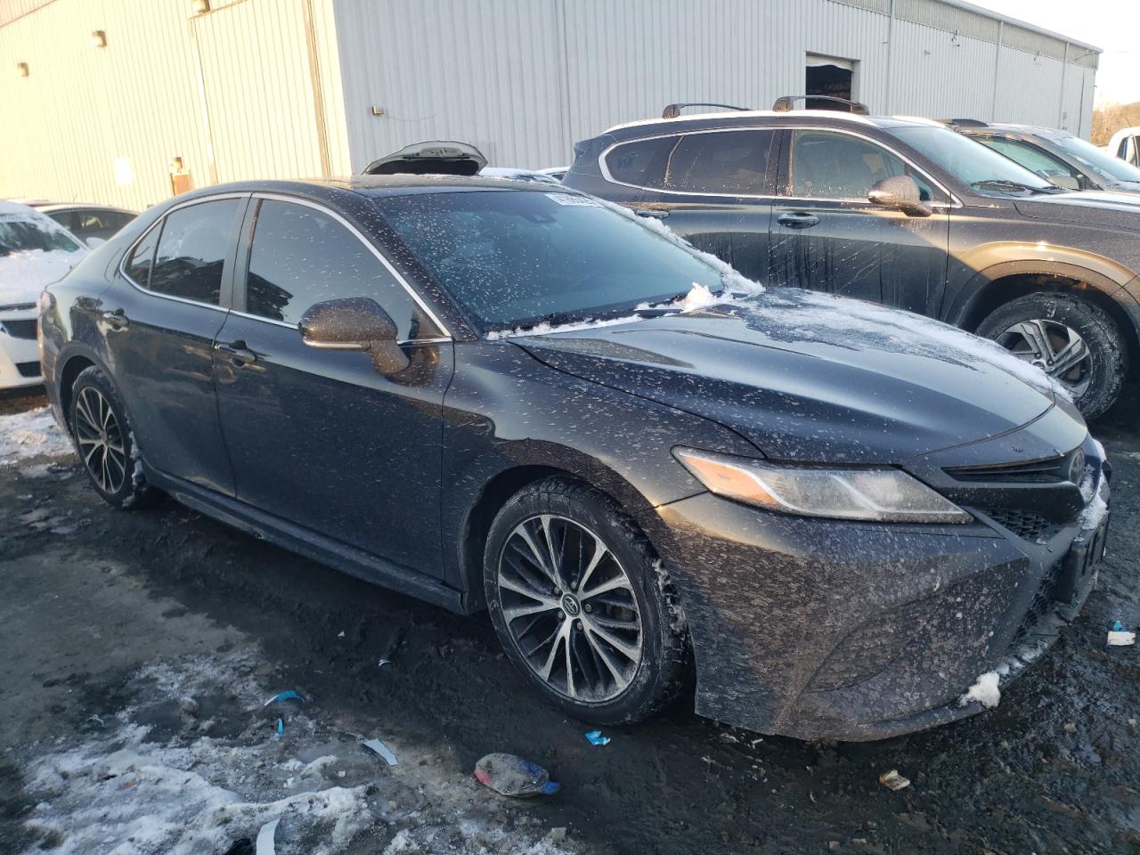 2018 Toyota Camry VIN 4T1B11HK2JU539498 Copart auction photo, minor dent/scratches / mechanical damage thumbnail 4