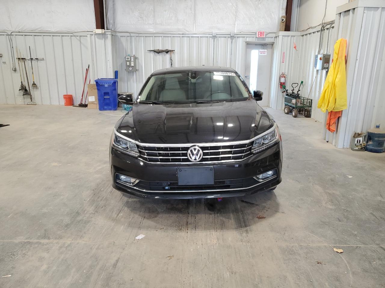 2017 Volkswagen Passat VIN 1VWCT7A34HC076334 Copart auction photo, rear end / side damage thumbnail 5