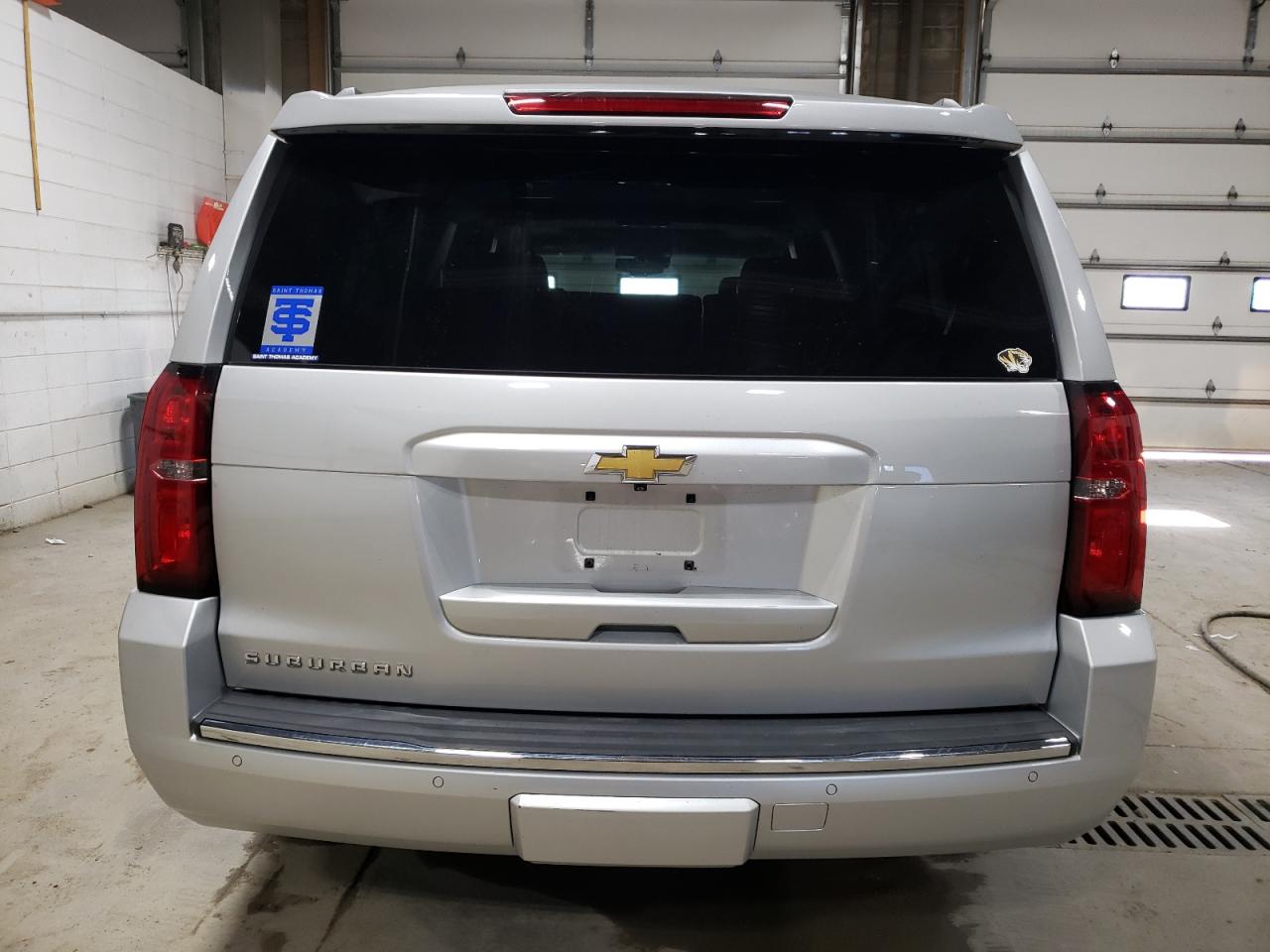 2016 Chevrolet Suburban VIN 1GNSKJKC6GR475620 Copart auction photo, front end / side damage thumbnail 6