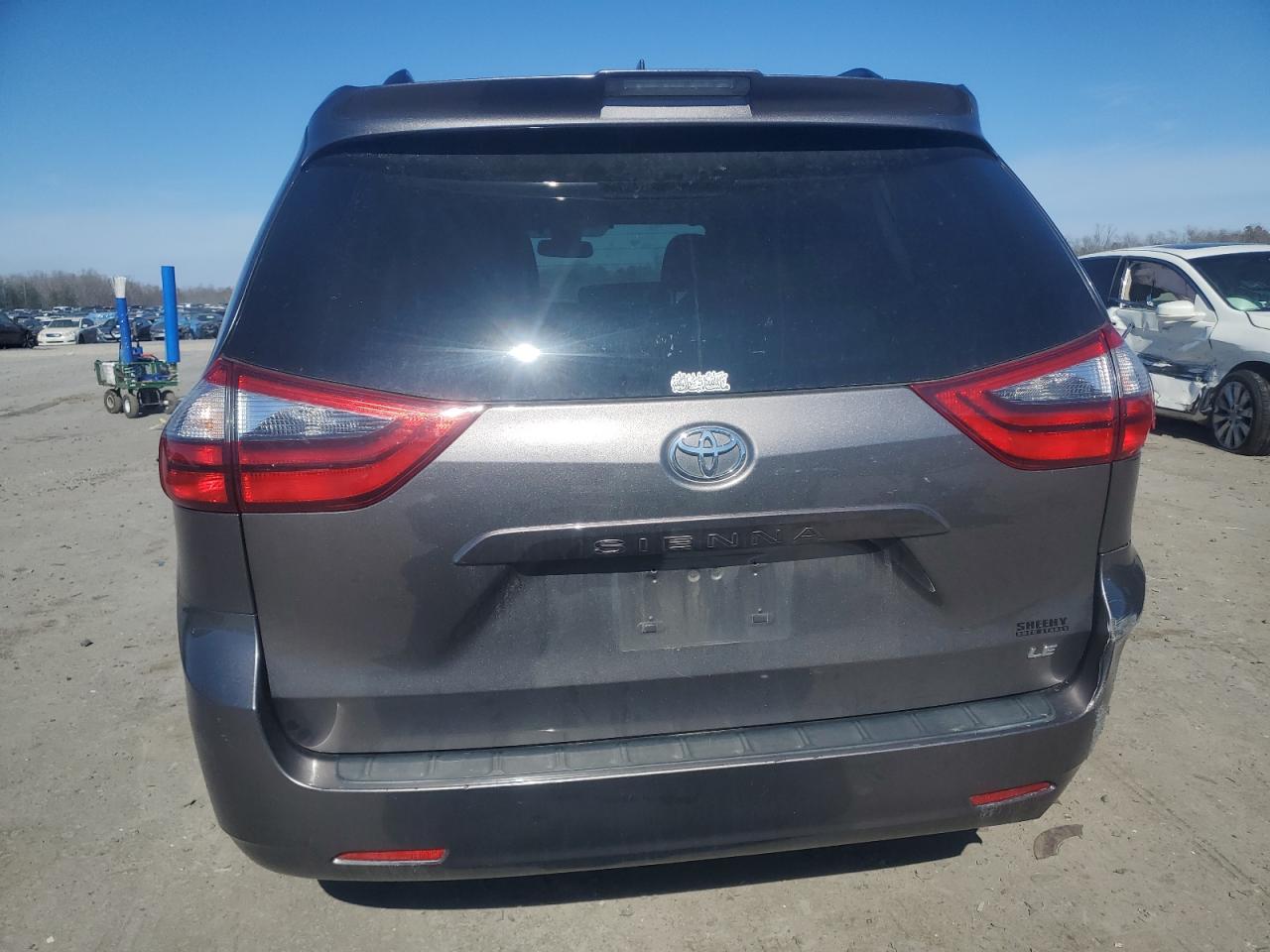 2020 Toyota Sienna VIN 5TDKZ3DC5LS031458 Copart auction photo, front end / rear end damage thumbnail 6