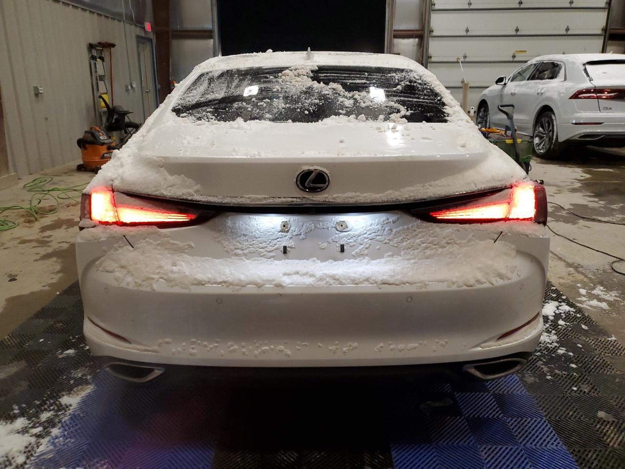 2020 Lexus ES VIN 58ADZ1B13LU060150 Copart auction photo, top/roof / front end damage thumbnail 6