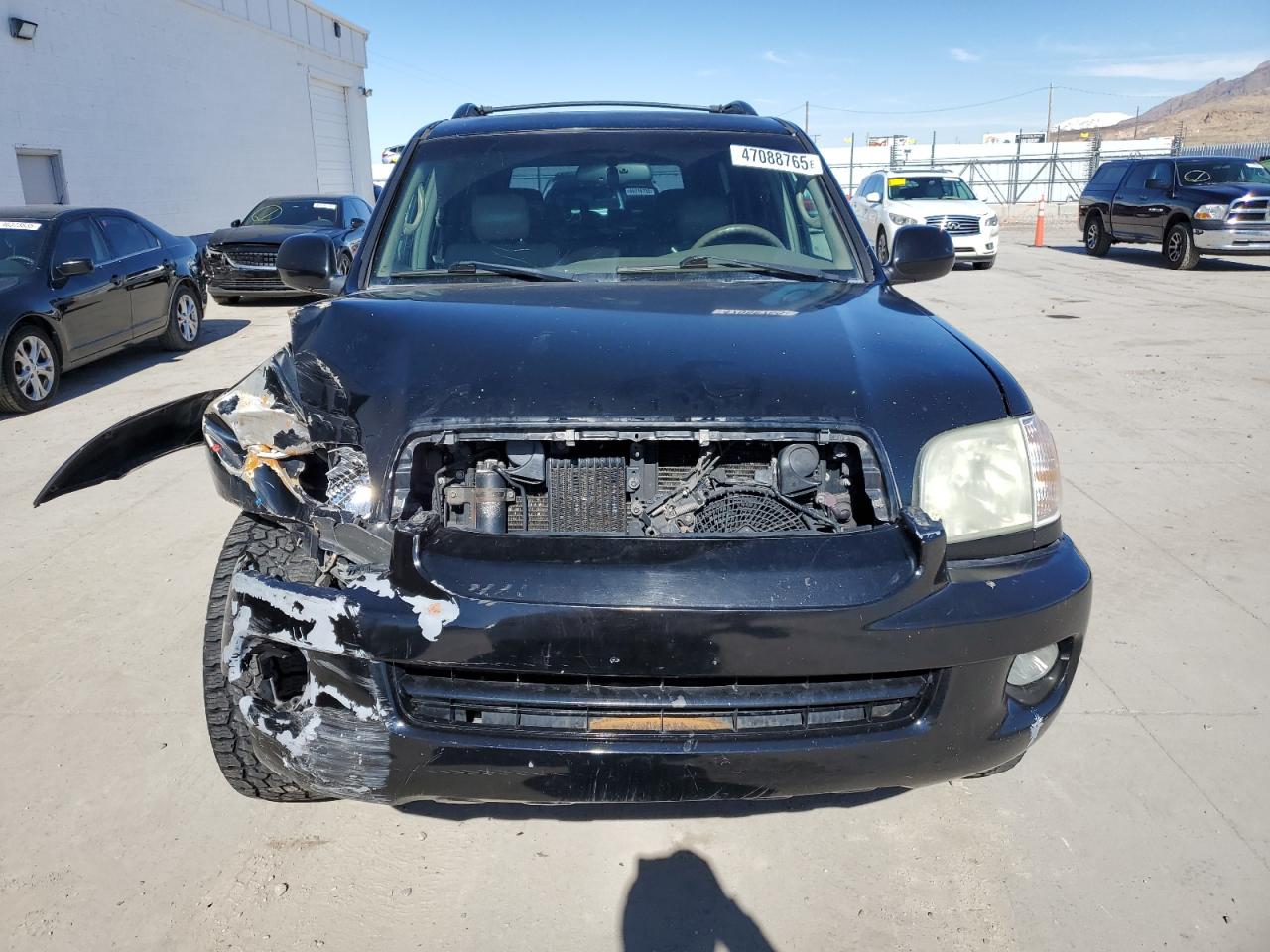 2005 Toyota Sequoia VIN 5TDBT48A05S246636 Copart auction photo, front end damage thumbnail 5