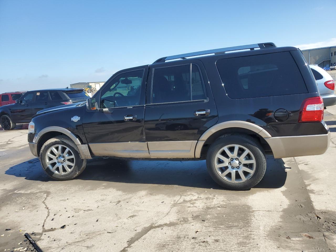 2014 Ford Expedition VIN 1FMJU1H55EEF22921 Copart auction photo, side / hail damage thumbnail 2