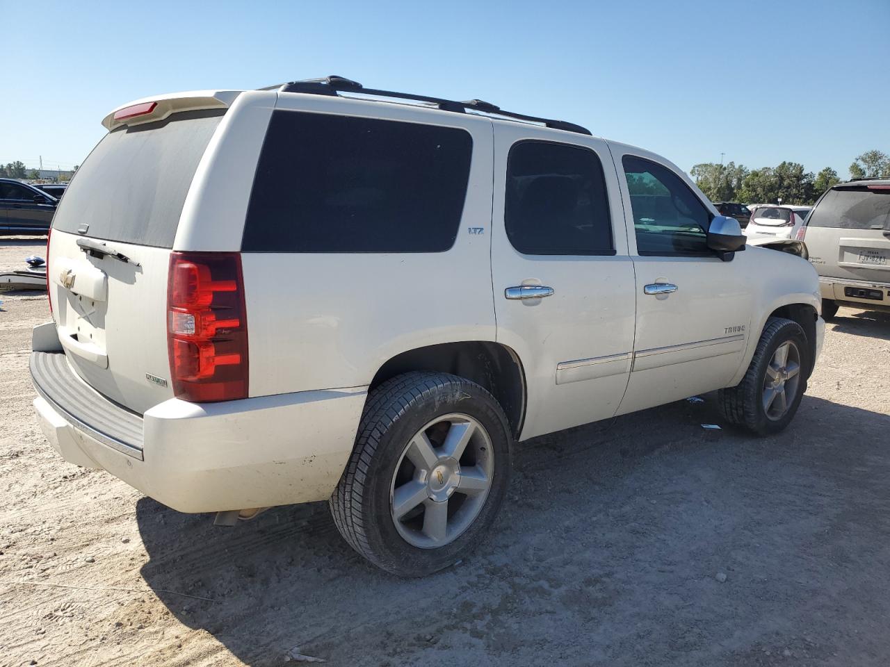2011 Chevrolet Tahoe VIN 1GNSCCE08BR239635 Copart auction photo, front end damage thumbnail 3