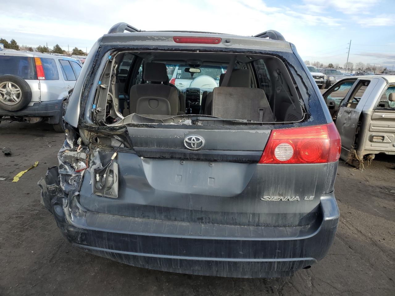 2006 Toyota Sienna VIN 5TDZA23C76S399176 Copart auction photo, rear end damage thumbnail 6