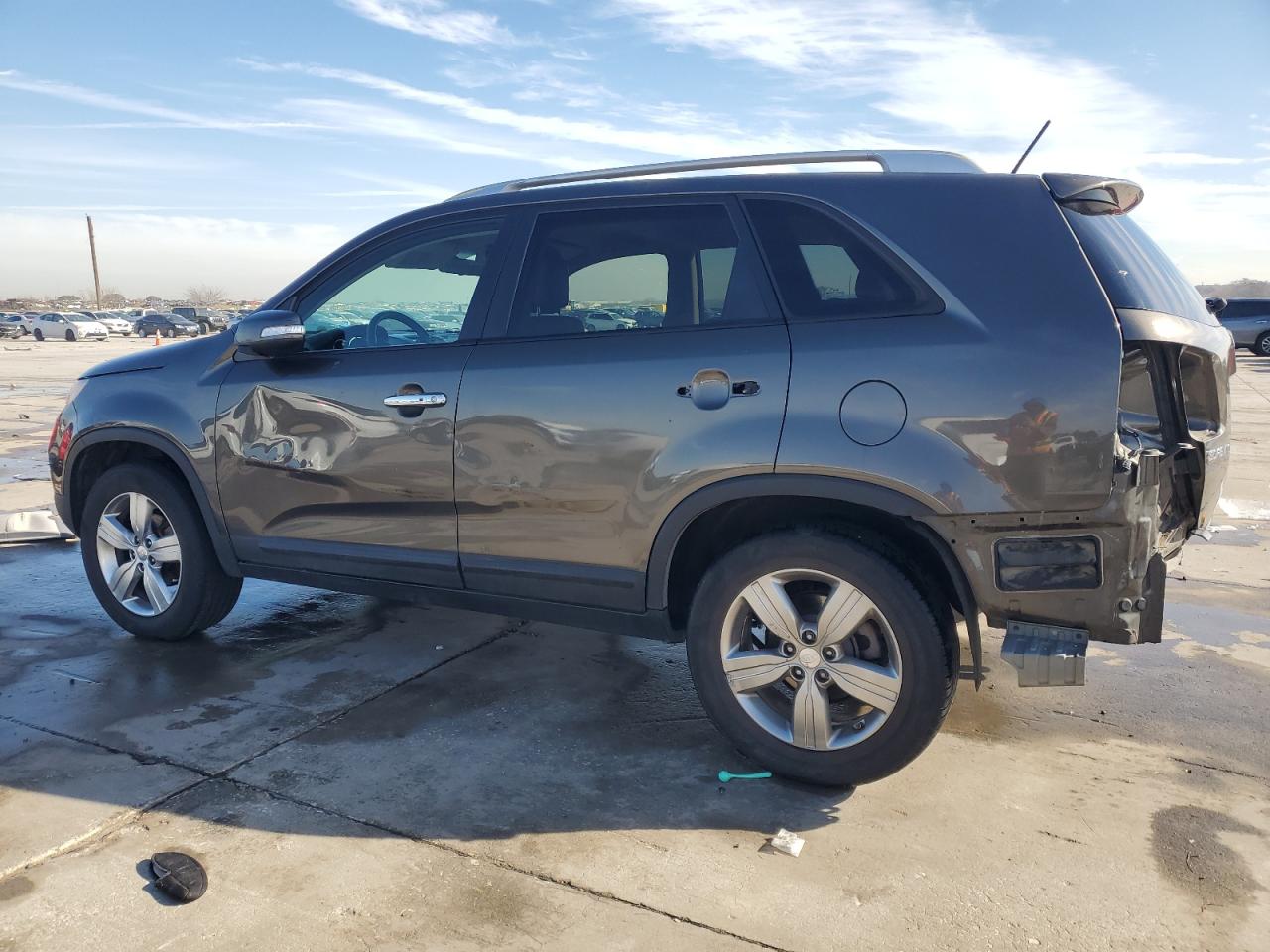 2013 KIA Sorento VIN 5XYKU3A62DG323726 Copart auction photo, rear end / side damage thumbnail 2