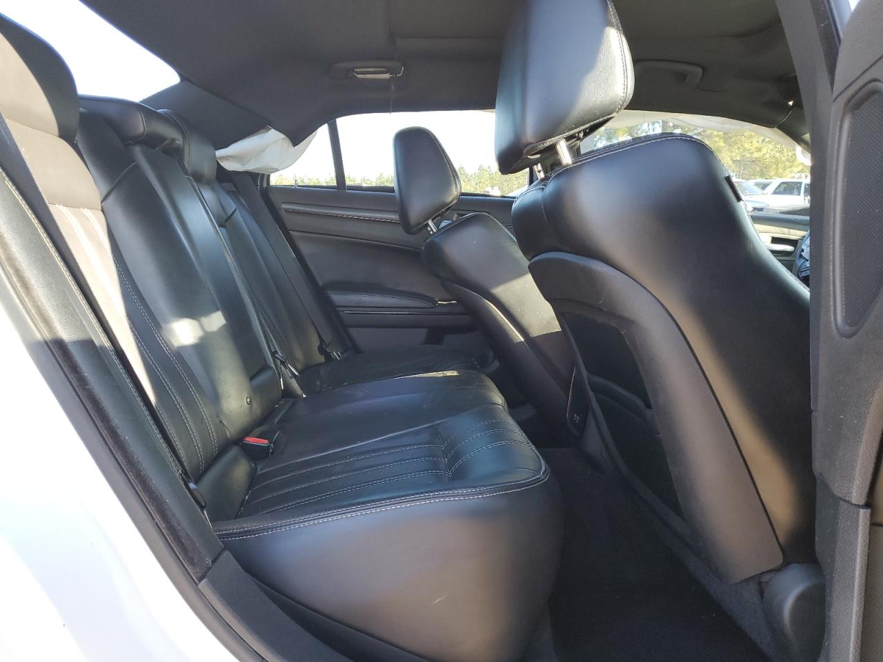 2015 Chrysler 300 VIN 2C3CCABG3FH830422 Copart auction photo, front end / side damage thumbnail 10